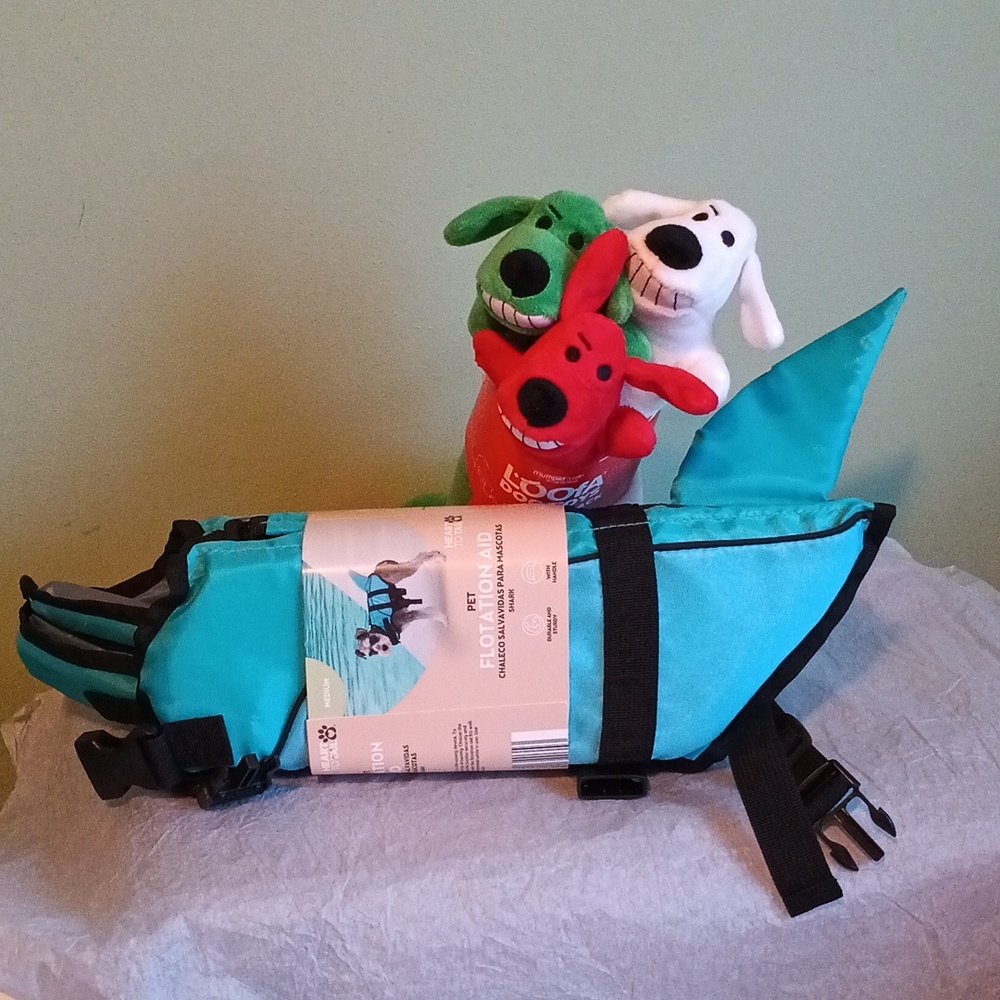Medium Teal Dog Life Jacket with Shark Fin And Three Pack Of Loofah Dog Toys